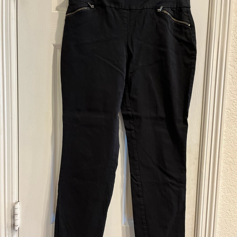 New Van HEUSEN black pants size 6